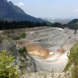 Tagbau von Kalkstein