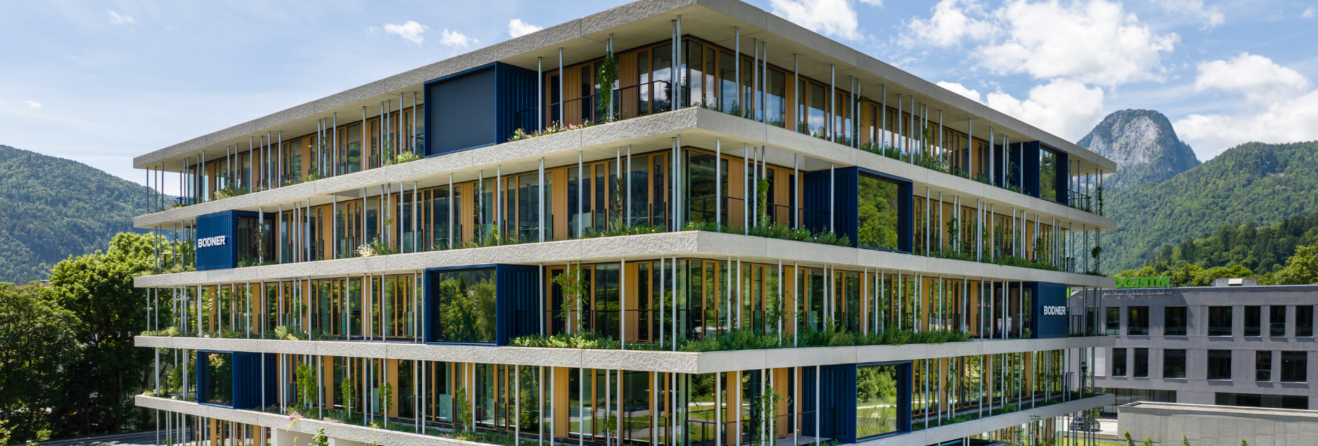 Neues Headquarter der Bodner Gruppe in Kufstein mit Sichtbeton, Betonteilaktivierung und energieeffizientem Campuskonzept