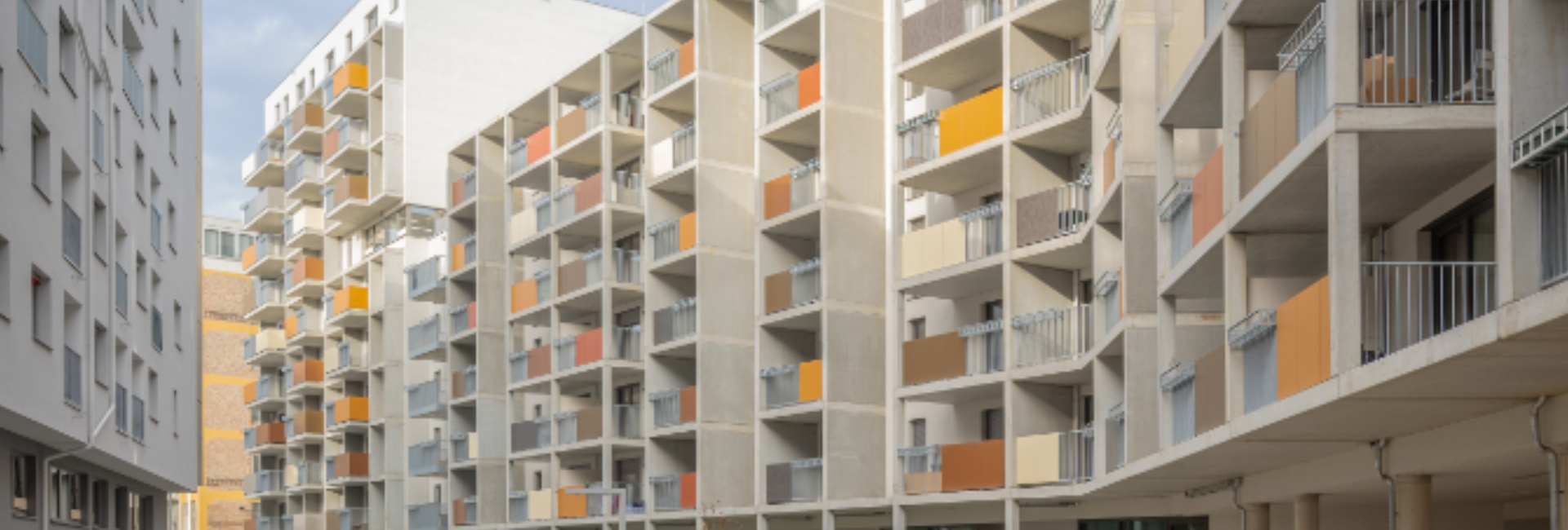 Quartier Bienvenue in Wien mit Betonfertigteilen, Ortbetonwegen und gemeinschaftlichen Freiräumen