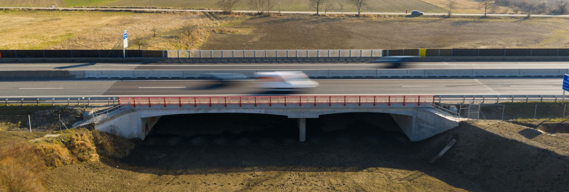 Erweiterte Wildtierquerung an der S5 bei Seebarn mit Betontragwerk für sichere ökologische Vernetzung