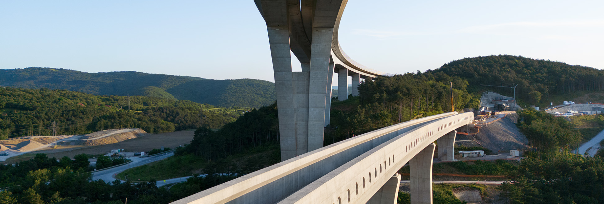 Eisenbahntunnel Divaca–Koper mit klinkerreduzierten Zementen und CO₂-reduzierter Tunnelbautechnologie