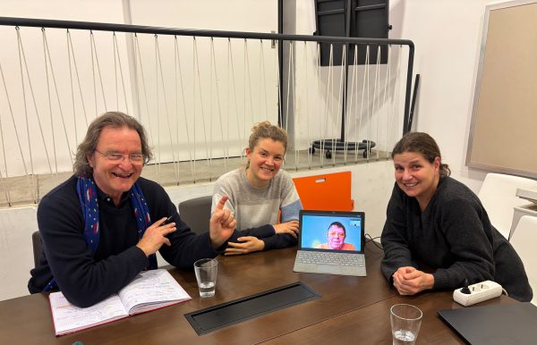 Claudia Dankl mit Vorstandsmitglieder der IG Architektur Johannes Zeininger, Michael Wildmann und Programmleiterin Christina Purrer