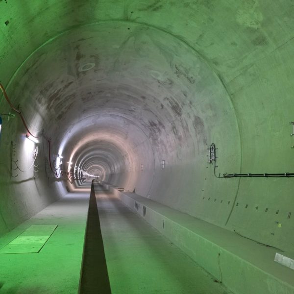 Blick in einen Tunnel im Bau